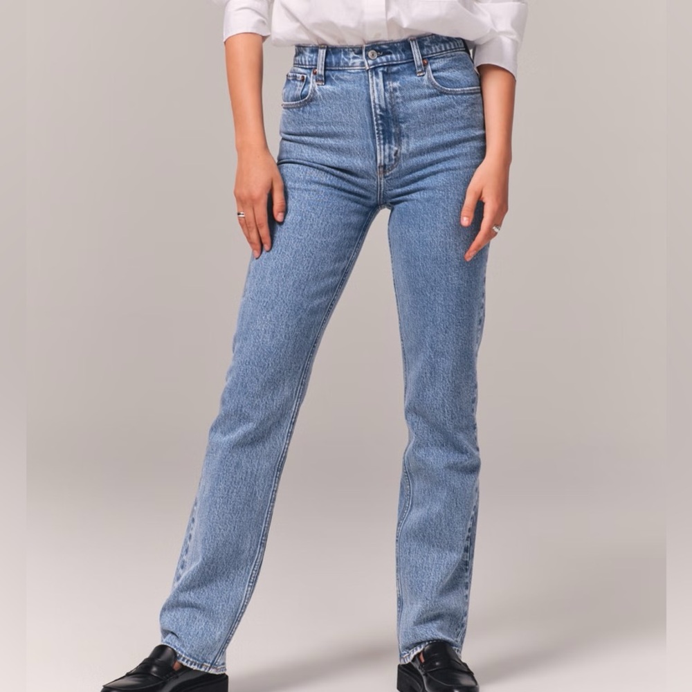 Abercrombie Ultra High Rise 90s Straight Jean